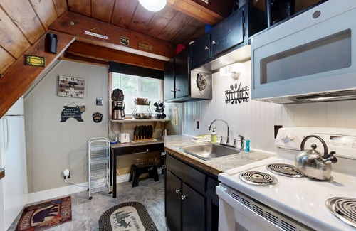Bethlehem House | A-frame near Miller Pond & golfing - firepit & deck with forest views