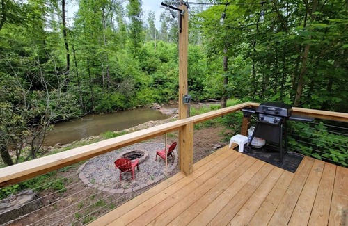 Purlear RV Rental | A-Frame on creek, Near Boone, WIFI, Hot Shower