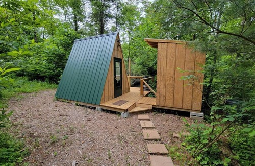 Purlear RV Rental | A-Frame on creek, Near Boone, WIFI, Hot Shower