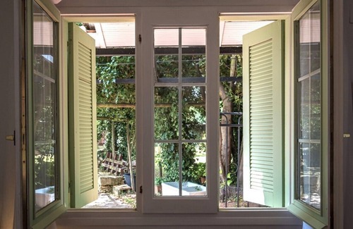 Urunuela House | A garden among the vineyards, for 4