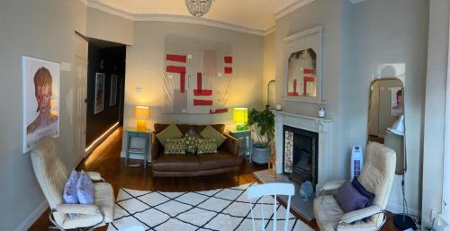 Kensal Green Apartment | A Garden Retreat in Kensal Green