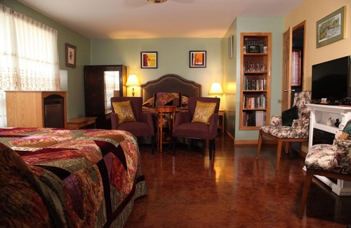 Stratford Bed & Breakfast | A Garden Stroll B&B