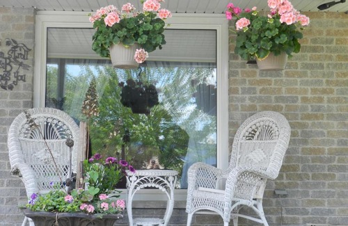 Stratford Bed & Breakfast | A Garden Stroll Bed & Breakfast