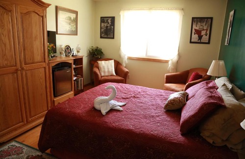 Stratford Bed & Breakfast | A Garden Stroll Bed & Breakfast