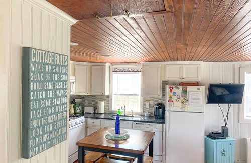 Provincetown House | A Gem in Ptown: cozy retreat for all seasons! walk to beach.