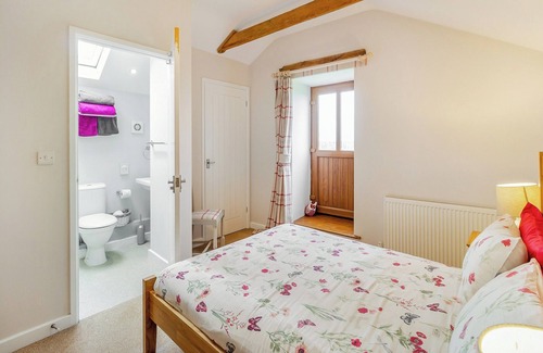 Llancarfan Cottage | A gem in the Welsh countryside.