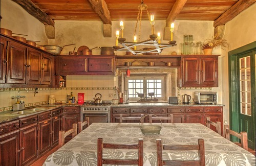 Lanheses House | A Genuine Manor House, a noble and traditional holiday Portuguese farm.