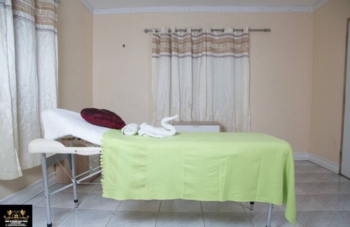 Sandy Bay House | A Georgian Style Home Set amid Farmlands on an Acre of Land ; Room #3