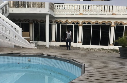 Sandy Bay House | A Georgian Style Home Set amid Farmlands on an Acre of Land ; Room #3