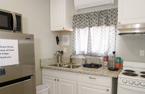 Springville House | A get away from the city with small town convenience!