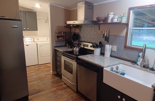 Smithville House | A get-away that's not too far away. Only 15 minutes to Bastrop shopping, dining.