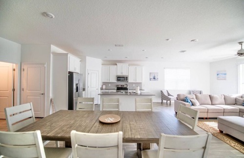 St. Cloud House | A Getaway Home in The Clouds