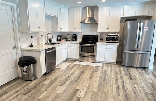 Deer Valley Estates House | A Getaway Home with a pool table, table tennis & a Pool.