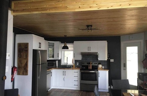 Rimouski-Neigette Ski Chalet | A getaway on the shores of Lac-Chaud, 15 minutes from Rimouski