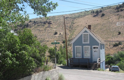Eureka House | A Ghost Town Getaway: Peace, Quiet and Comfort on the Loneliest Road in Amercia