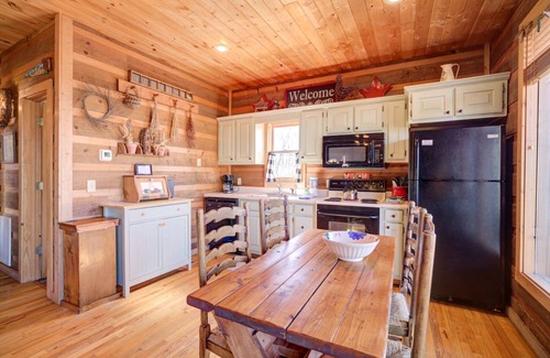 Helen Cabin | A Glimpse of Heaven - 3rd Night Free! See Details Below.