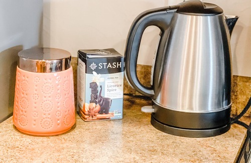 Livingston House | A Glimpse of the Paradise