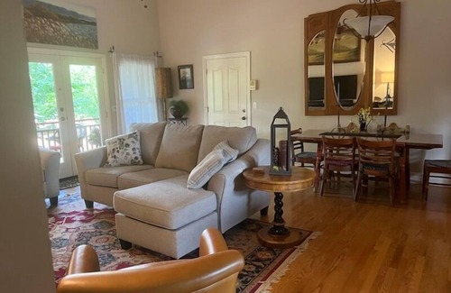 Murphys Condo | A Global Getaway in Murphys