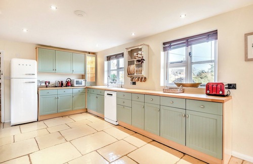 Langport Cottage | A gorgeous luxury cottage with something for all ages to enjoy.