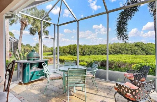 Harbor Links House | A GRAND HARBOR GEM - 1 STORY PATIO HOME IN HARBOR LINKS
