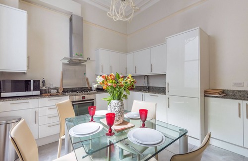 Redcliffe Apartment | A Grand Passion - Two Bedroom Apartment, Sleeps 4