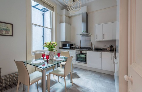 Redcliffe Apartment | A Grand Passion - Two Bedroom Apartment, Sleeps 4