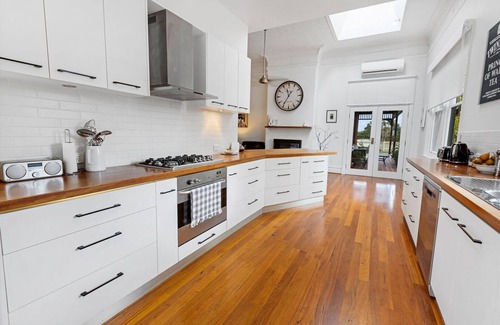 East Bairnsdale House | A grand piece of history with all the modern amenities