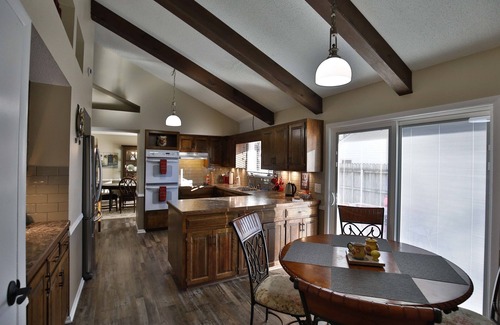 Monett House | A Grand Stay in a Small Town