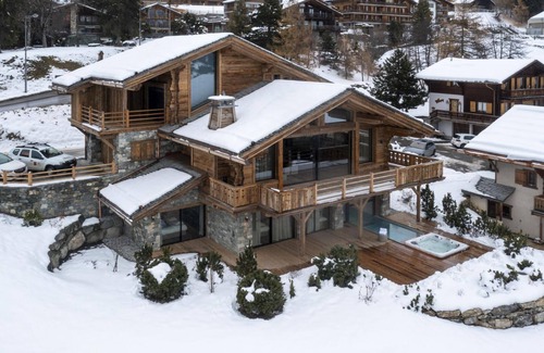 Verbier Ski Chalet | A GRAND VERBIER LUXURY WITH PVT JACUZZI AND POOL
