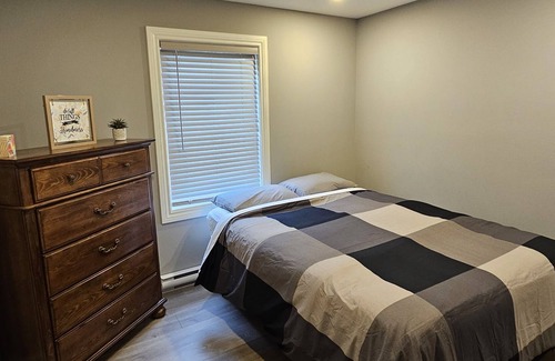Scotsville House | A great hilltop getaway with unbelievable sunsets and privacy.