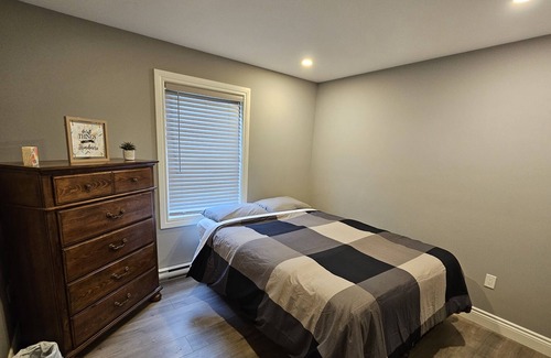 Scotsville House | A great hilltop getaway with unbelievable sunsets and privacy.
