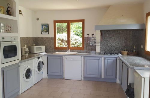Letia House | A green setting in a village 20 minutes from the beaches