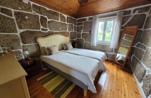 Sobrado Other | A Guesthouse With a View in a Fruit Farm in the Douro Valley