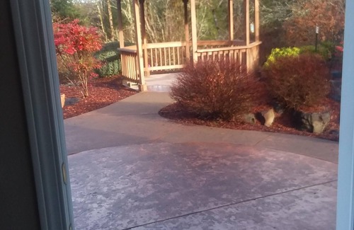West Stayton House | A Haven For Business Travelers