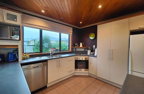 Invercargill House | A Haven in the Heart of the City
