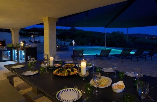 Venasque Villa | A HAVEN OF PARADISE PERCHED ON THE FAMOUS HILLS OF LUBERON