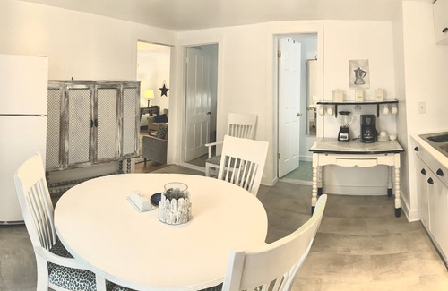 Nassau Apartment | A Haven of Rest in Stately Historic Home Cozy 2nd floor Suite.