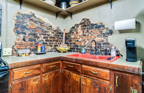 Scott House | A Hidden Gem! Completely Renovated, Historic Bank, Minutes to Lafayette