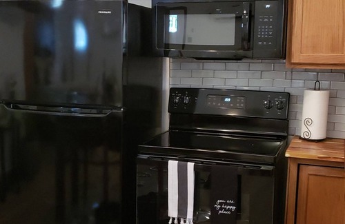 Caddo Heights-South Highlands Apartment | A Hidden Gem located in the heart of town . Close by all Major Hospitals/Eaterys