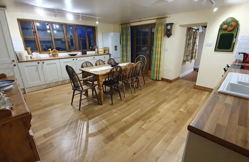 Llandeilo House | A hidden gem nestled in the Talley hills with valley views. Lliandeilo wales