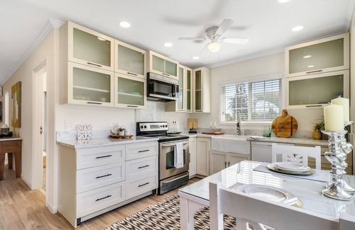 'Aina Haina House | A Hidden Jewel, ideal for a family or Corporate Retreat