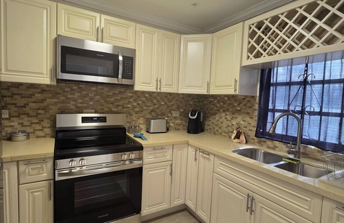 Nassau House | A Hidden Sanctuary @ La Blanc. A 2-bedroom townhome in Nassau with WiFi and AC