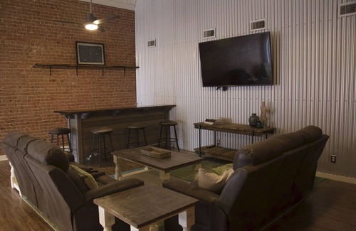 Matador Cabin | A Hip, Cool Urban Oasis in Rural West Texas - Rm 1 (4 rms avail. for rent)
