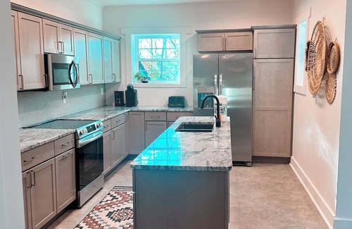 Xenia House | A historic 2 acre property just minutes from town