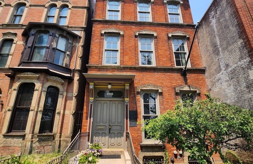 Detroit Apartment | A historic gem w/modern comfort - ideal setting for group stays, & gatherings