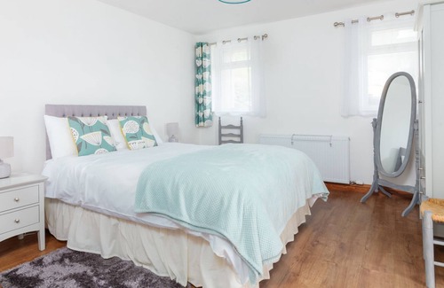 Port Erin Cottage | A holiday cottage that sleeps 4 guests in 2 bedrooms