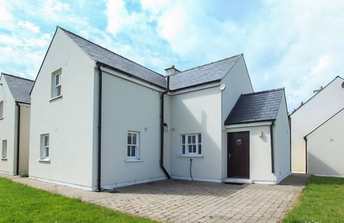 Dungarvan House | A holiday home that sleeps 6 guests in 3 bedrooms