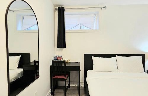 Pleasant View House | A Home Away-Deluxe Guest Room in Toronto