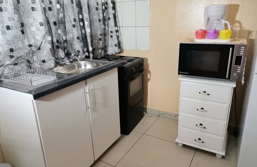 Greater Johannesburg Metropolitan Area Cottage | a home away from home, 12 minutes from international airport