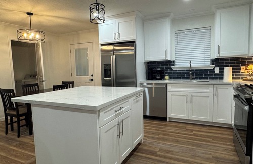 Alexandria House | A Home Away From Home - Rest, Relax, & Enjoy